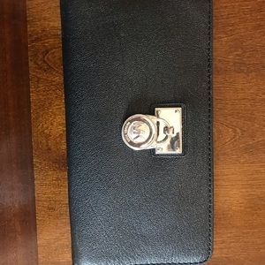 Michael Kors zippered wallet
